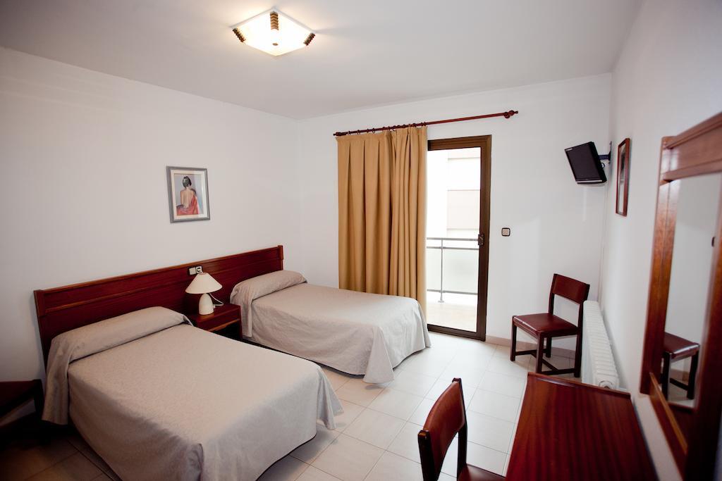 Hotel Beri Llança Zimmer foto